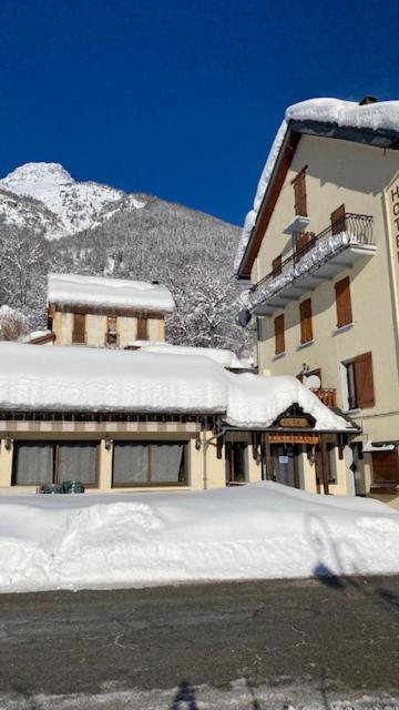 Hotel Restaurant De La Poste Saint-Colomban-des-Villards エクステリア 写真